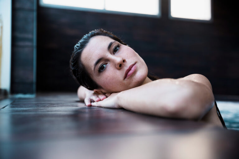 Regeneracja po treningu – dlaczego aktywni mężczyźni powinni korzystać z jacuzzi i masażu sportowego?